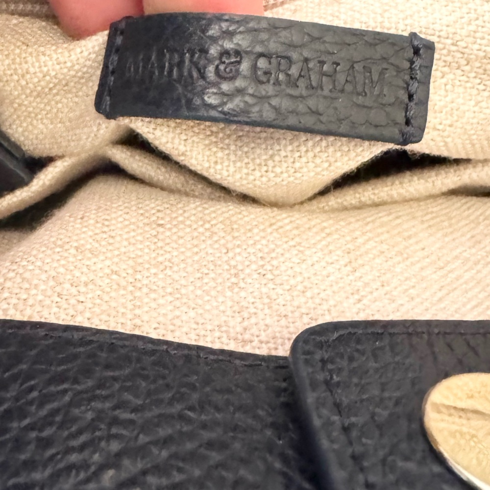 Mark & Graham Essential Leather Tote Navy Monogram MEZ - Picture 10 of 12